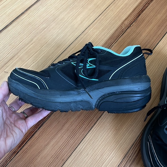 Platform Sneakers - Picture 2 of 3